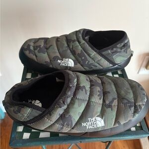 The North Face Green Camouflage Slippers